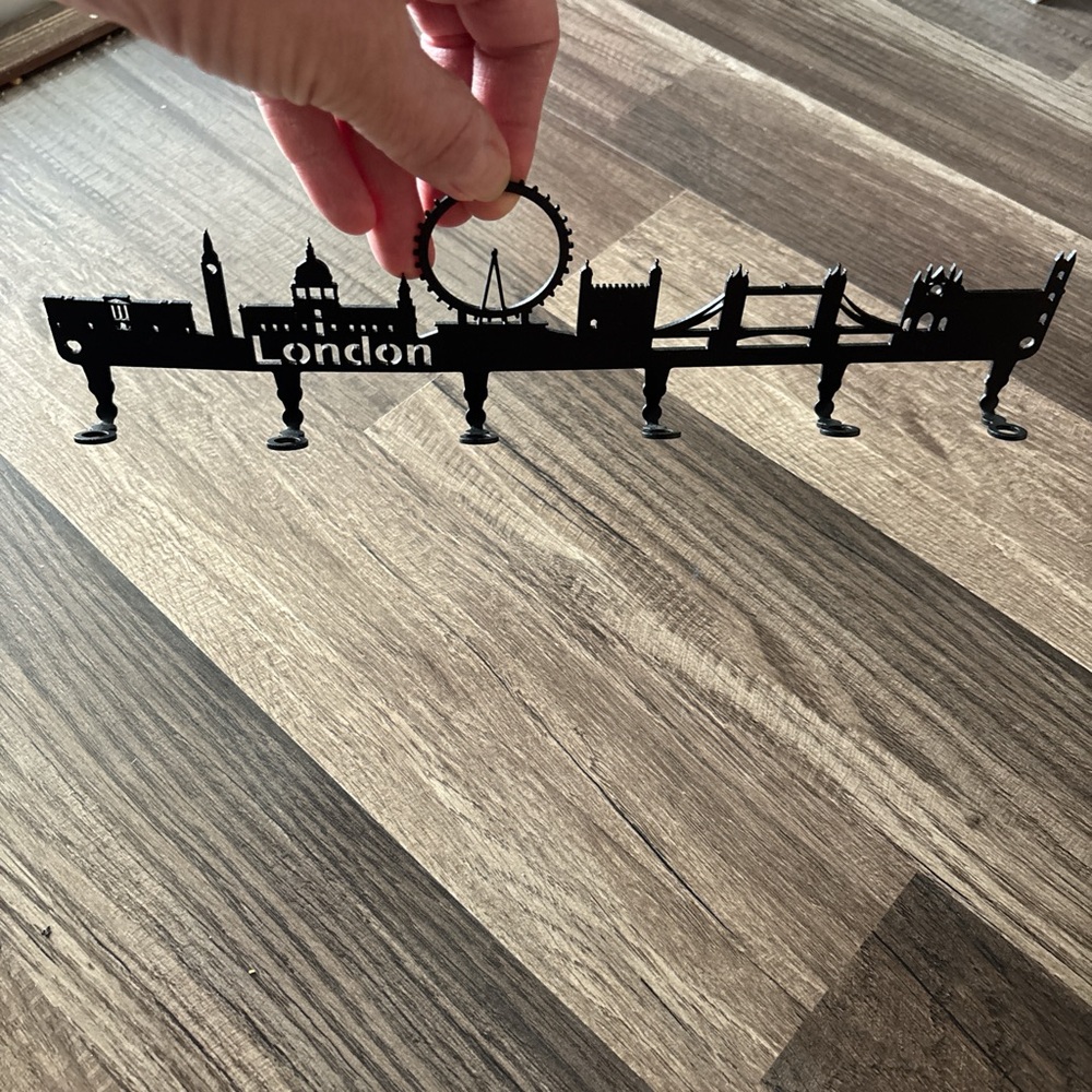 London Skyline metal Key Holder for wall. 11.5" long. Souvenir gift - Picture 5 of 8
